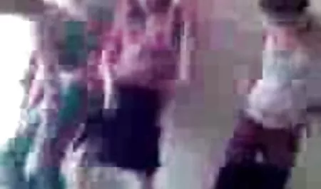 این شروع برادر و خواهر سکس می شود با یک بوسه به پایان می رسد و با