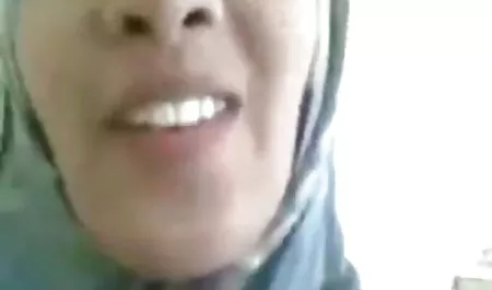 او فیلم سکسی برادر و خواهر خود را به باشگاه نوسان